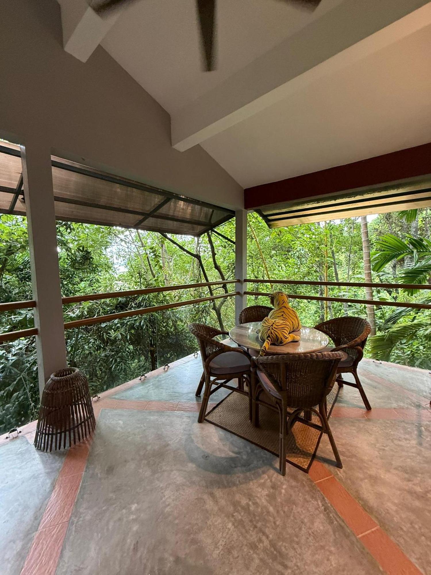 פנתאי צנאנג Ambong Rainforest Retreat מראה חיצוני תמונה